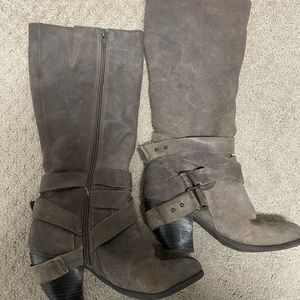 Fergie Size 7 zippered heeled boots
